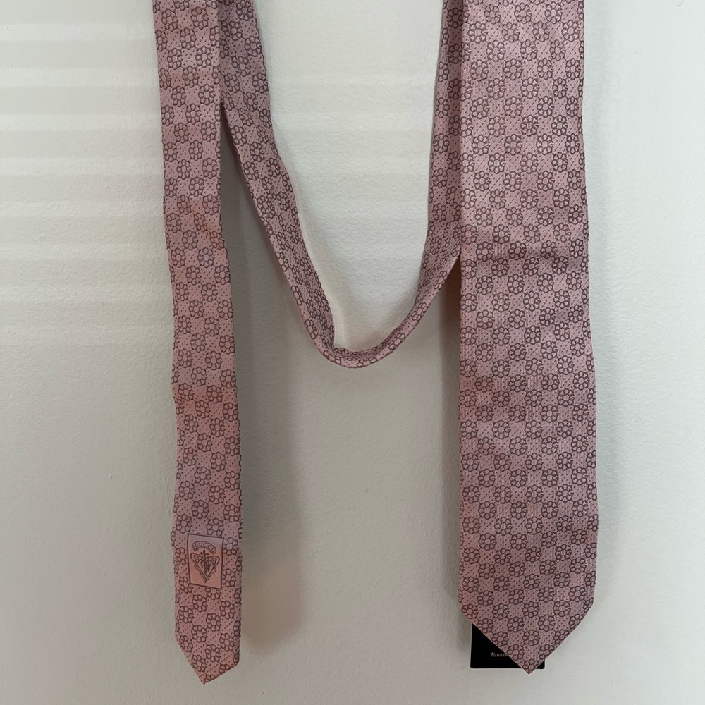 Gucci Geometric Pink Tie